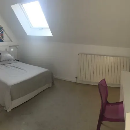 Karmel Avenue Des 2 Chateaux 게스트하우스 Guermantes